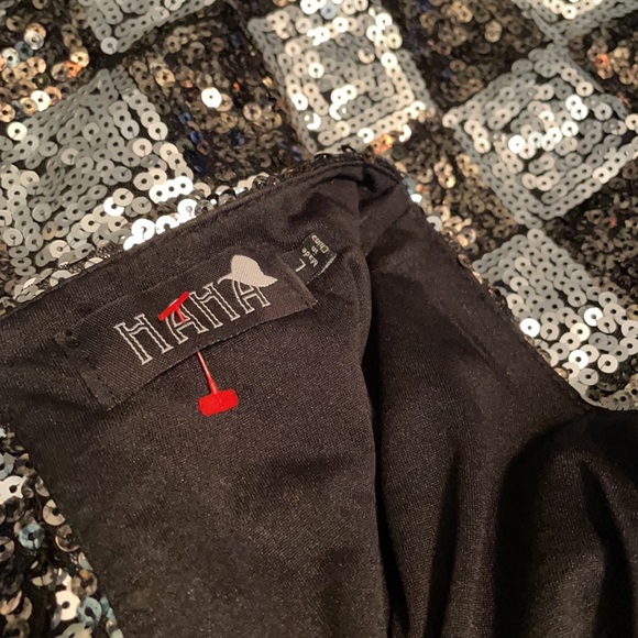 HAHA Black/ Silver Sequin Dress keyhole Closure open  Back size. 3/4 sleeves - Picture 9 of 11
